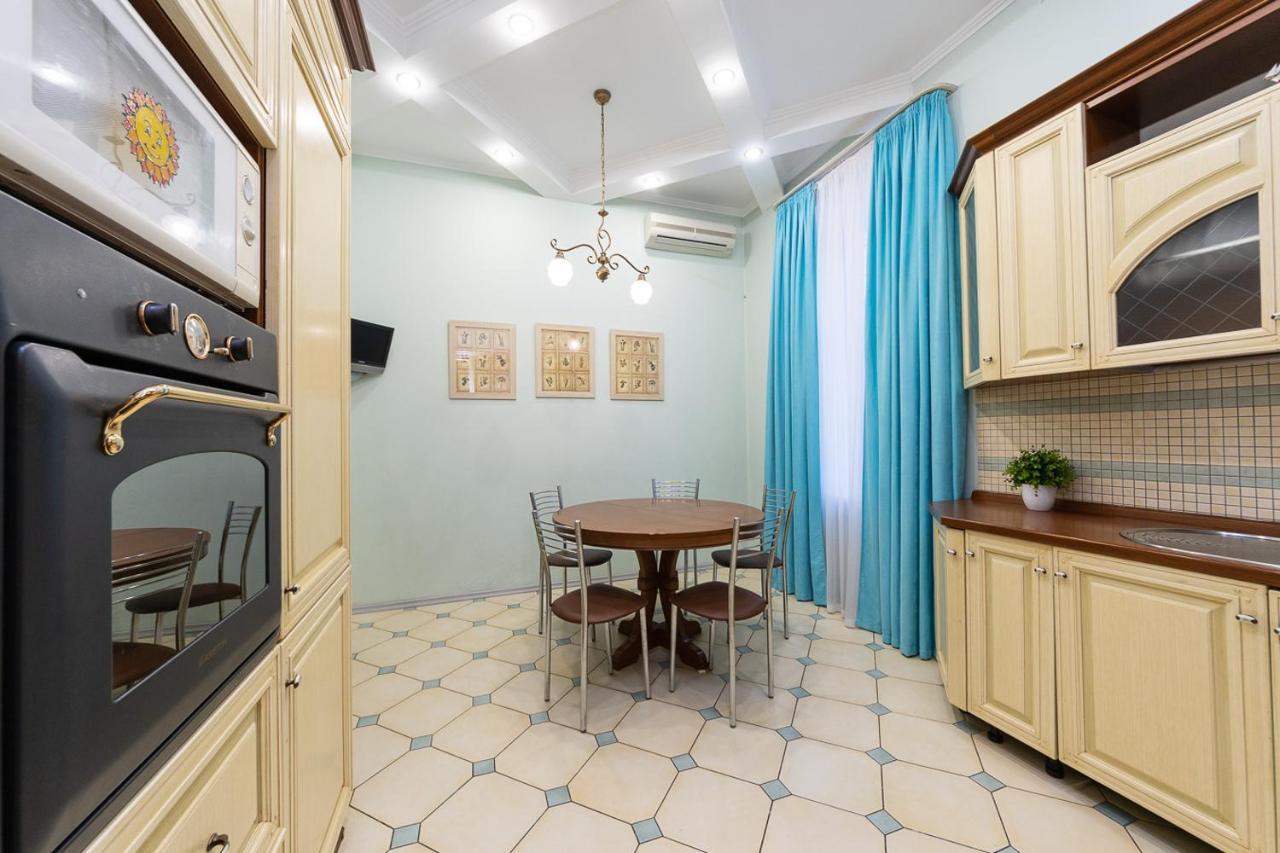 Apartament On Independence Square キエフ エクステリア 写真