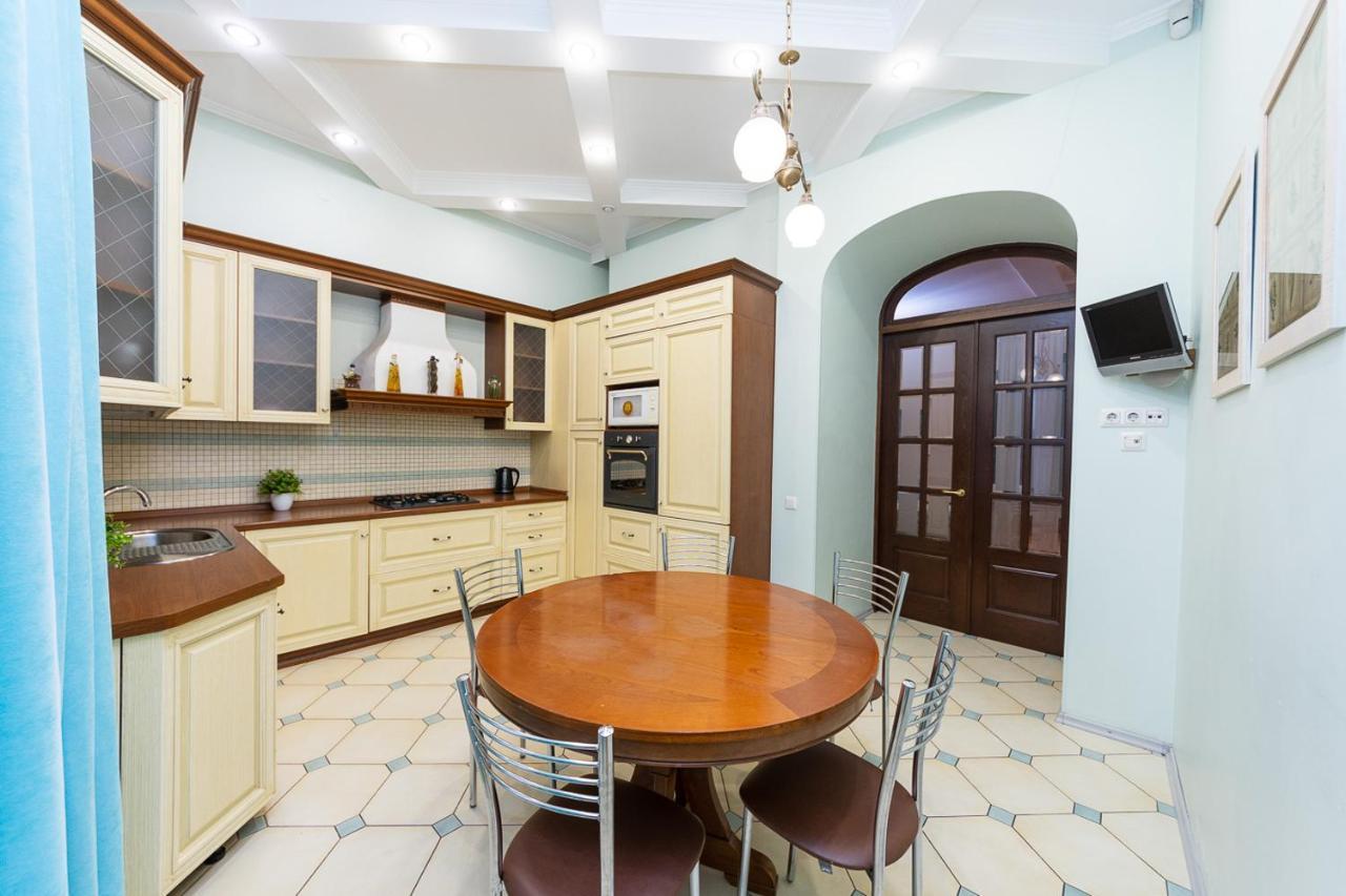 Apartament On Independence Square キエフ エクステリア 写真