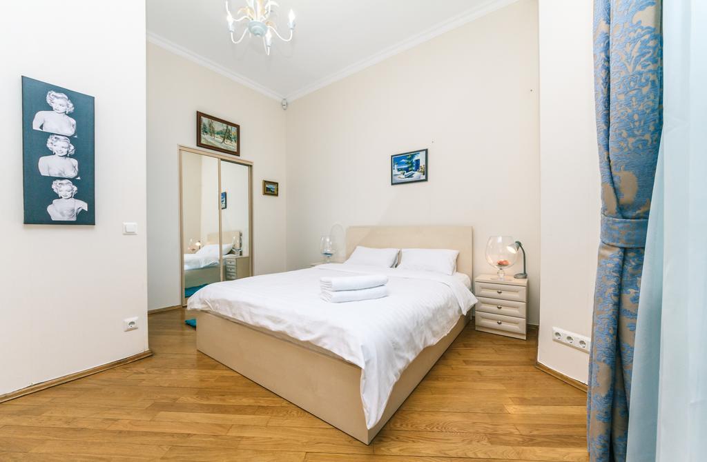 Apartament On Independence Square キエフ エクステリア 写真